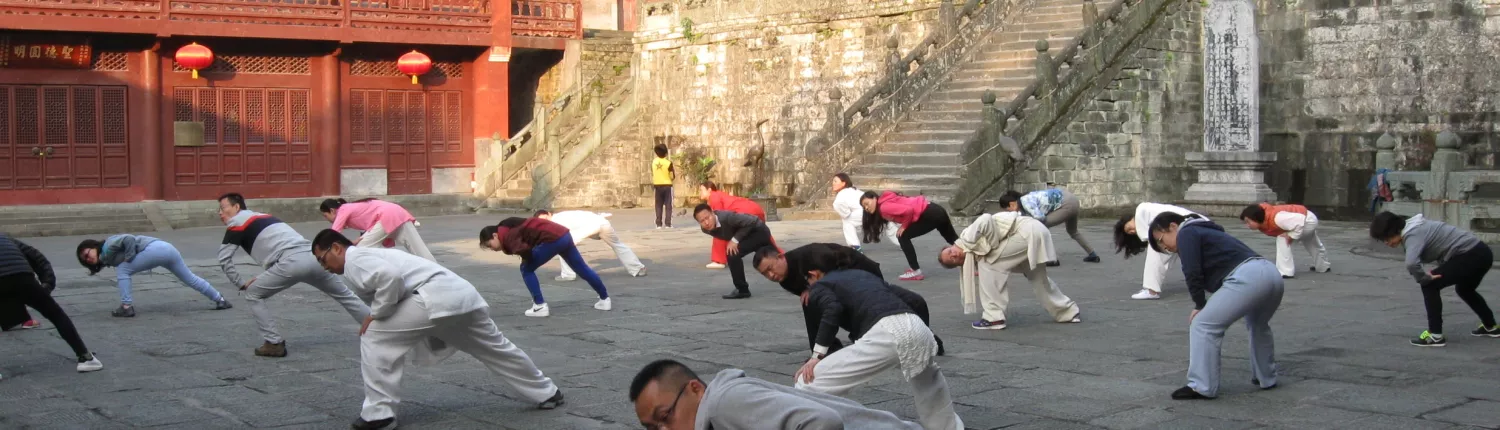 Qi gong temple des nuages pourpres Wudang avril 2015